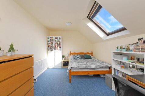 10 Barber Crescent - bedroom 3 picture 2.jpg