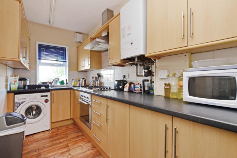 72 Cobden View - kitchen.png