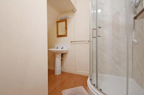 6 Burns Rd, shower room.jpg