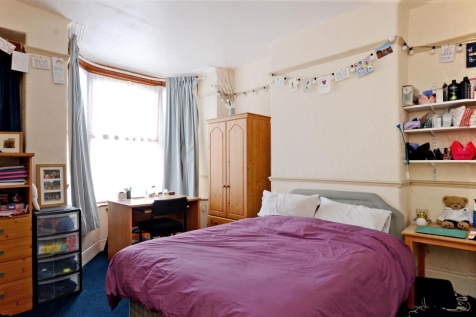 23 Clementson - room 1.png