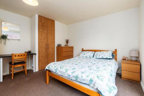 47 Western Rd Bedroom 1 pic 2.jpg