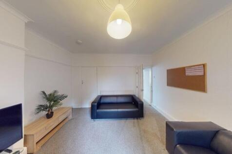 190-School-Road-Lounge pic 1.jpg