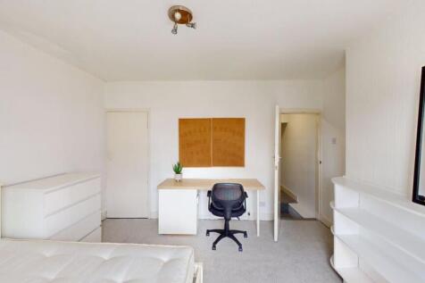 190-School-Road-Room 2, pic 2.jpg