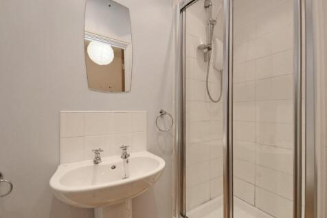 471 Springvale Road, shower room 2.jpg