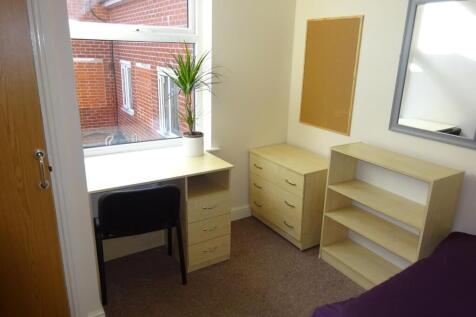 497a Glossop - Bedroom 1.JPG