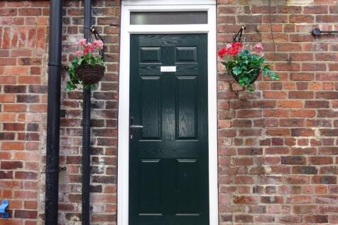 497A Glossop - Exterior.JPG