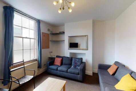 96-Milton-Street-Lounge pic 1.jpg