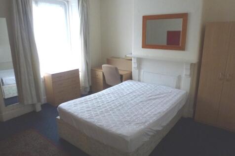 Bedroom 1 Whit 163.JPG