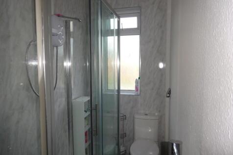 470 Glossop Road Shower room.JPG