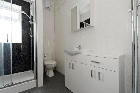 41 Ramsey Road, shower room.jpg