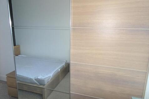 127 Western Road - Ground floor bedroom wardrobe