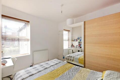 127 Western Road - 1st floor rear bedroom