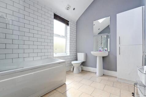 127 Western Road - bathroom