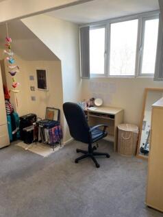 222 Howard, bedroom 3, pic 1.jpg