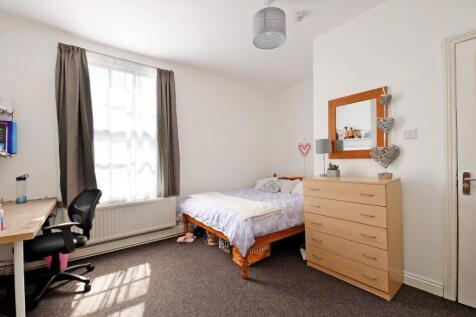 100 Milton Street, bedroom 4.jpg