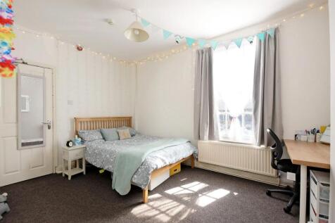 100 Milton Street, bedroom 5.jpg