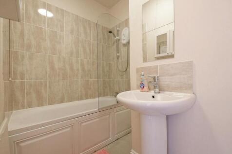 100 Milton Street, bathroom.jpg