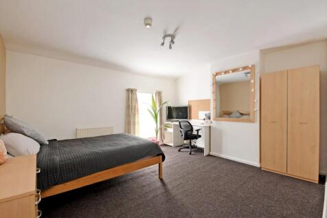 100 Milton Street, bedroom 8.jpg