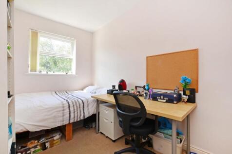 26 Birkendale Road, bedroom 2.JPG