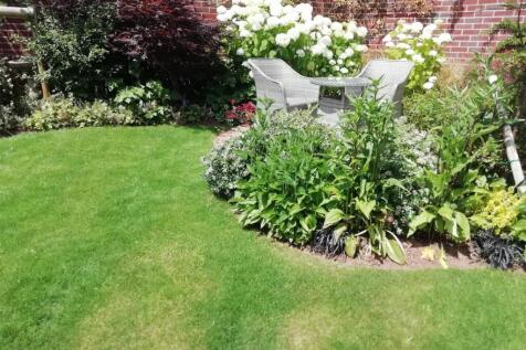 SUMMER GARDEN IMAGE