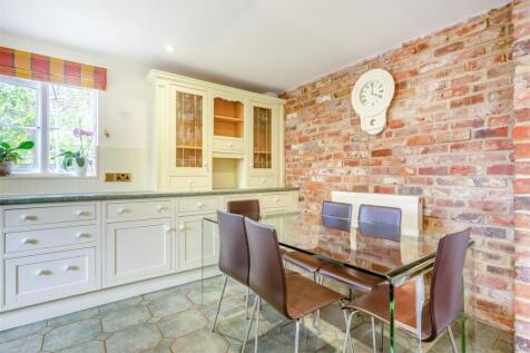 Kitchen Dining Area
