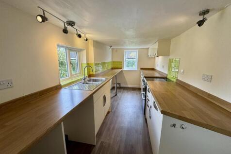 Kitchen (1/3)