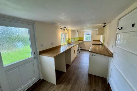 Kitchen (2/3)