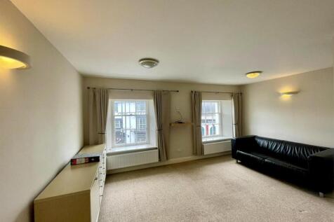 Lounge 1 of 2