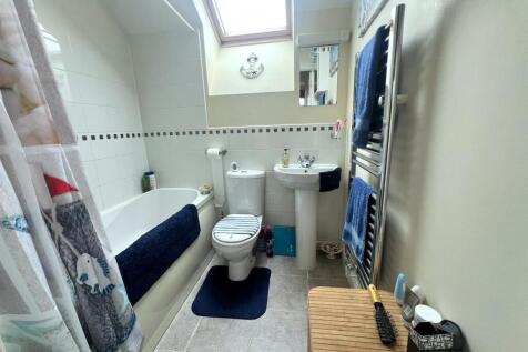 7 Lining Wood BATHROOM