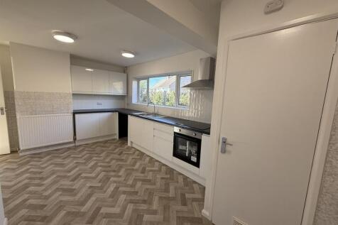 Kitchen 3 of 4