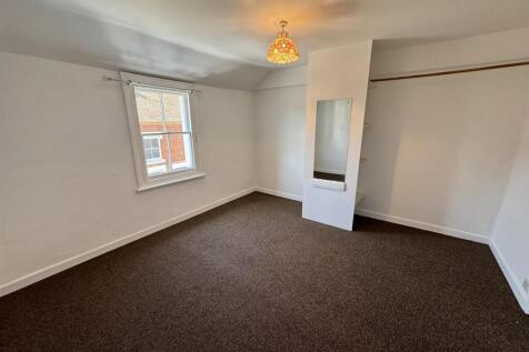 Bedroom 1 (2/2)