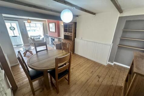 Dining Room (2/2)