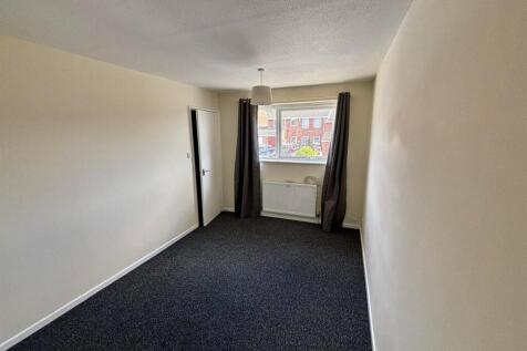Bedroom 1 (1/2)