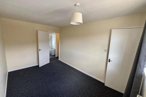 Bedroom 1 (2/2)