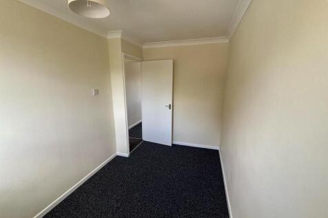 Bedroom 2 (2/2)