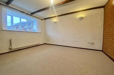 Living Room (2/2)