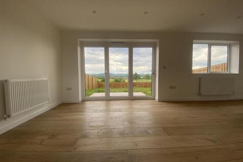 Living/Dining Room (3/3)