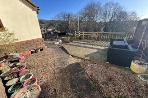 Patio (2/2)