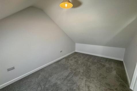 Bedroom 1 (2/2)