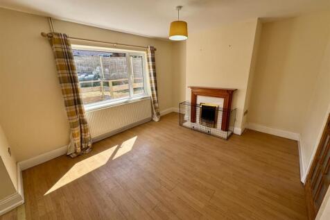 Living Room (3/4)
