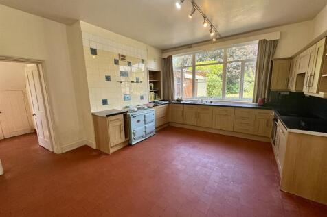 Kitchen (1/2)