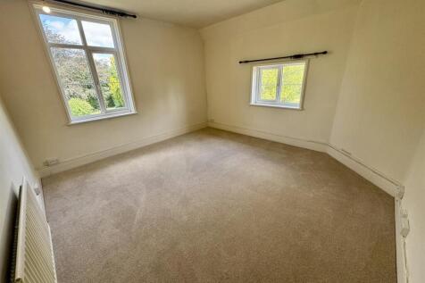 Bedroom 2 (1/2)
