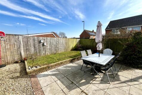 Rear Garden (2/3)