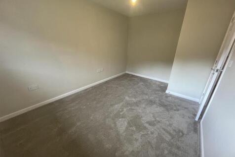 Bedroom 1 (2/2)
