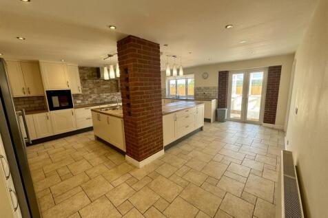 Kitchen (3/3)