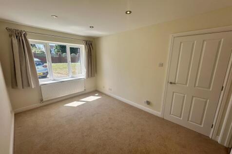 Bedroom 3 (1/2)