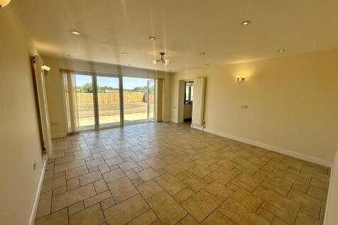 Dining Room (1/2)