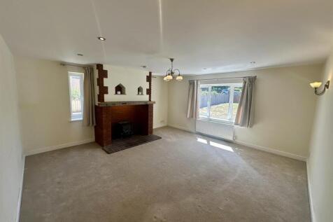 Living Room (1/3)