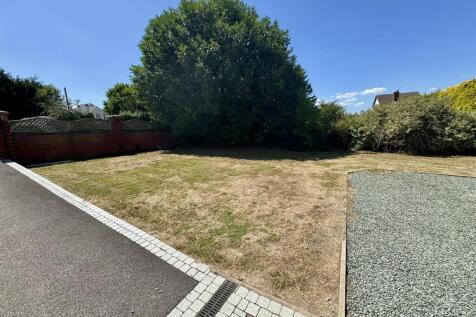 Front Garden (2/3)