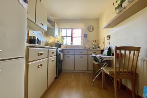 Kitchen (1/2)